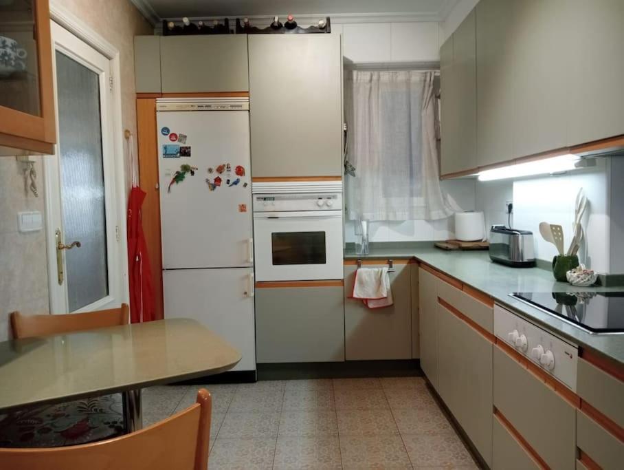 Atico Con Terraza En El Centro De Vigo Apartment Bagian luar foto